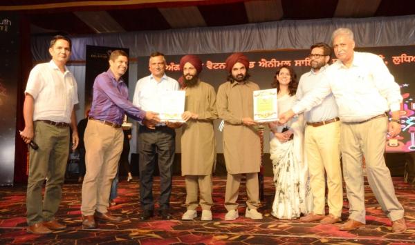  Dr. Inderjeet Singh, Vice-Chancellor GADVASU Honored Sh. Shamsher Lehri & S. Birender Dhillon in 11th Youth Festival